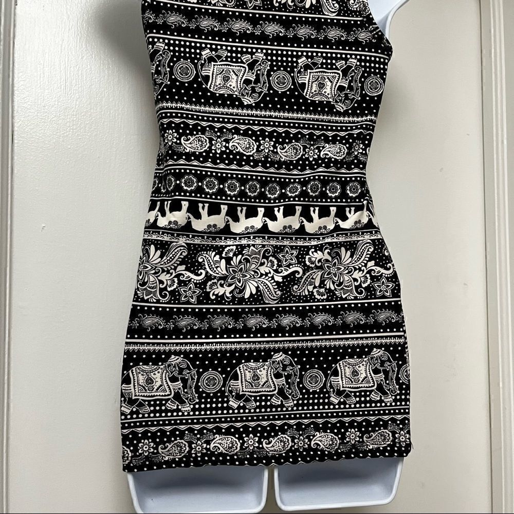 TANK TOP! Rue 21 Elephant Tank Top Size M Never Worn - Picture 7 of 7
